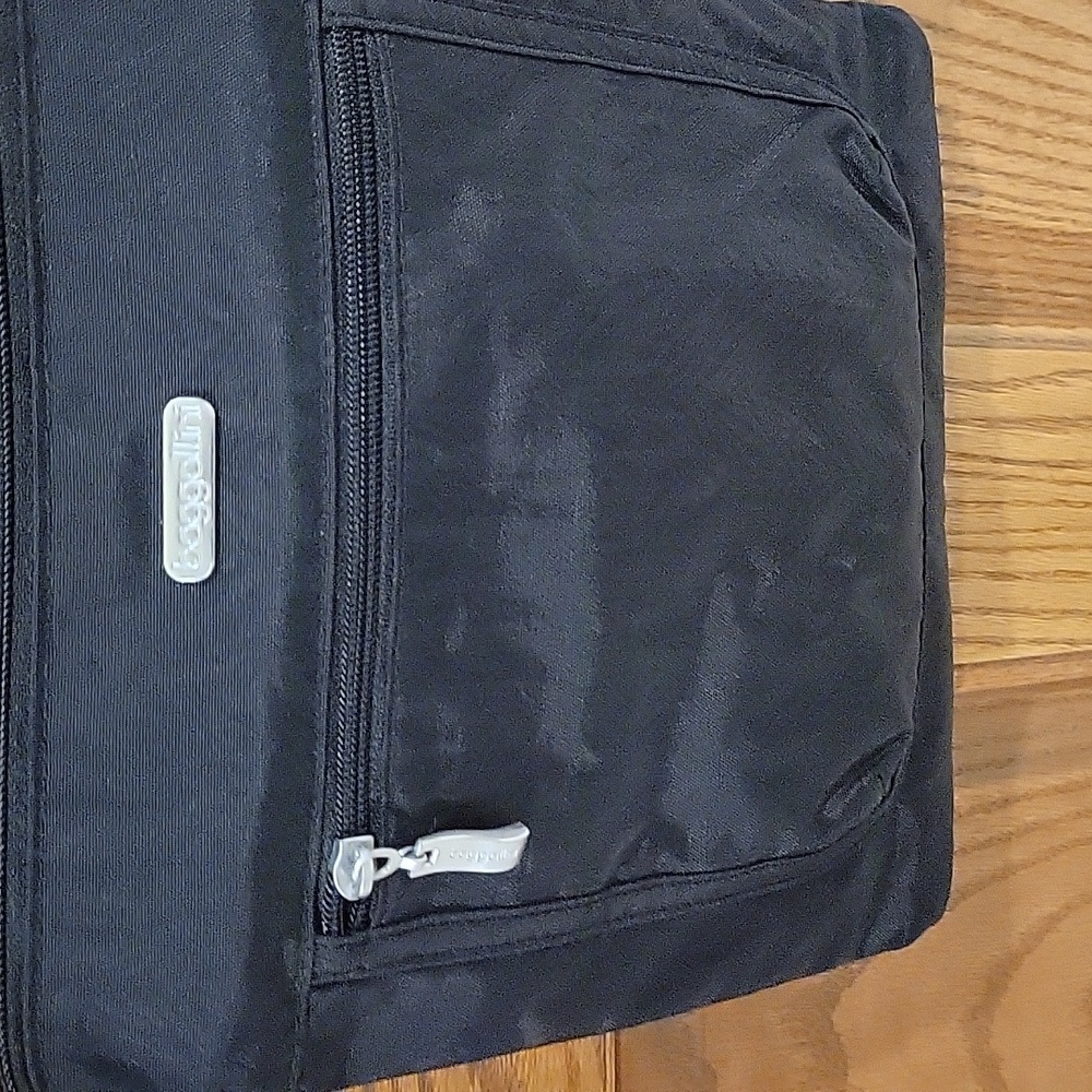 Baggallini Black Crossbody Bag - Picture 3 of 6